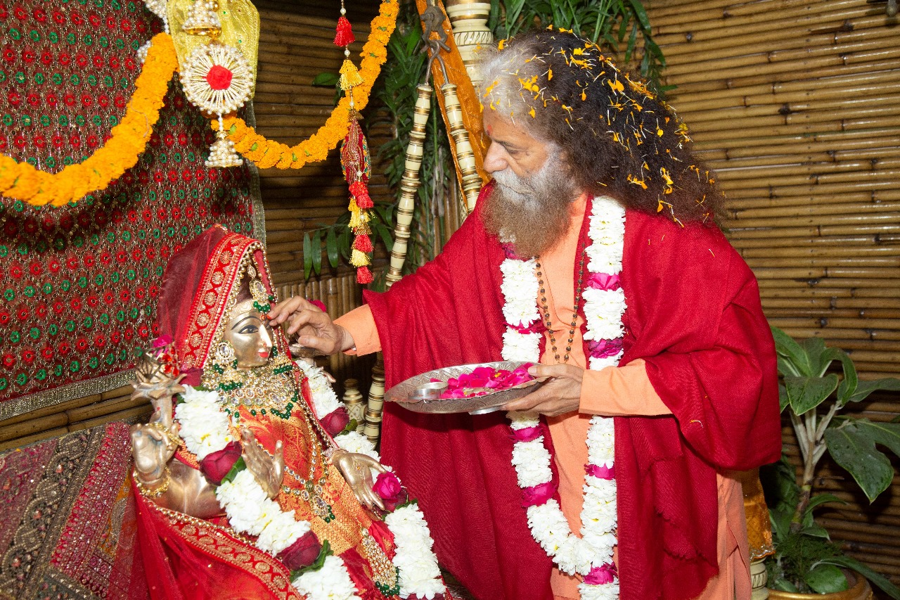 राष्ट्रीय पर्यटन दिवस। भारत में आध्यात्मिक पर्यटन का उदय। स्वामी चिदानन्द सरस्वती