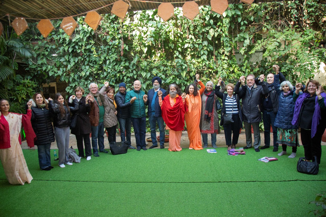 तुर्की का रोटेरियंस दल परमार्थ निकेतन गंगा आरती में शामिल हुआ