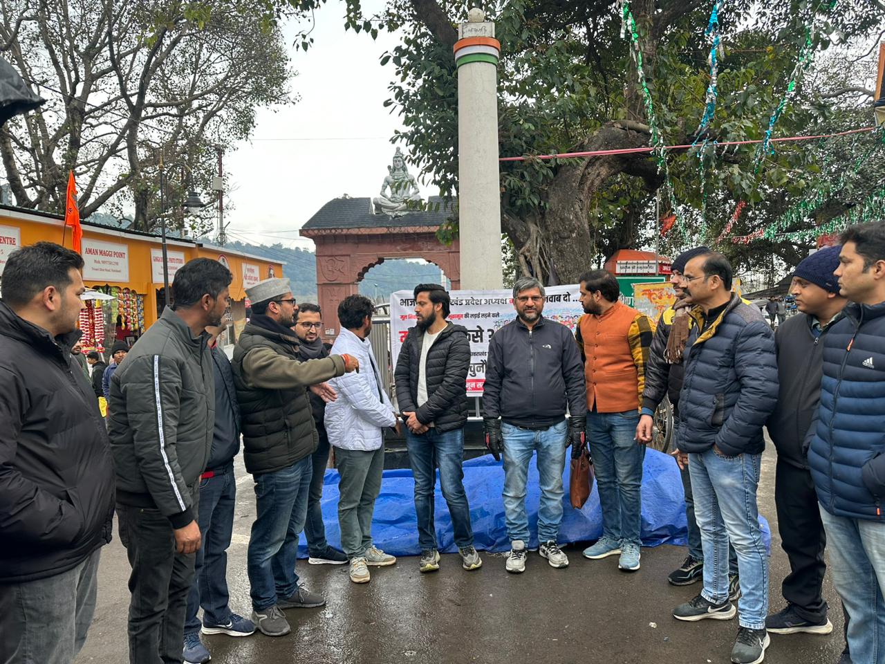 ऋषिकेश में मूल निवास भू कानून समन्वय संघर्ष समिति का कार्यक्रम संपन्न। समिति ने भाजपा प्रदेश अध्यक्ष महेंद्र भट्ट को खुली बहस की चुनौती दी थी। लेकिन नहीं आए महेंद्र भट्ट