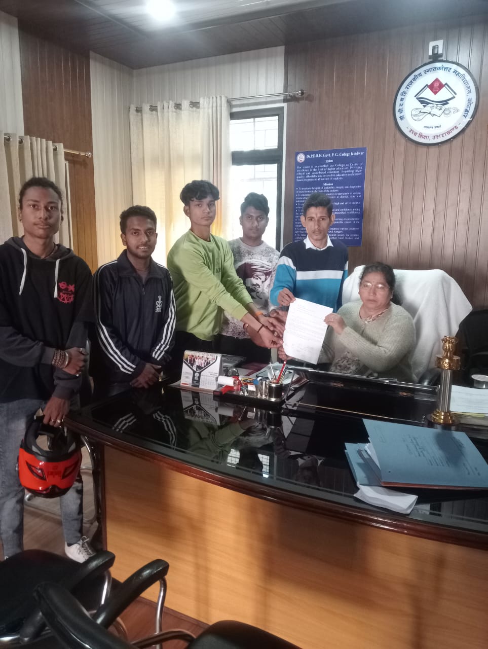 20 फरवरी तक स्नातक बैक पेपर का परिणाम घोषित करने हेतु एवीबीपी ने परीक्षा नियंत्रक को ज्ञापन भेजा