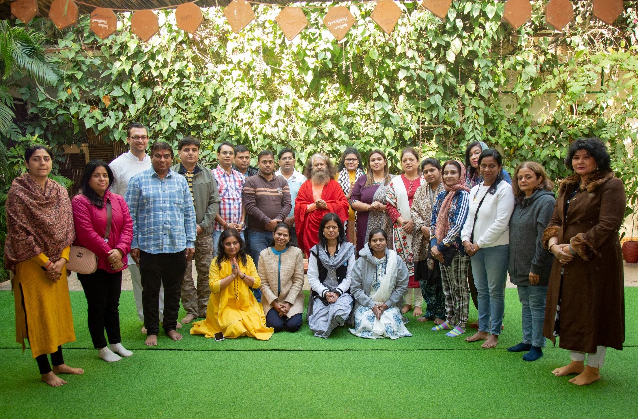 गुरूकुल कांगड़ी विश्वविद्यालय के संस्थापक एवं महान शिक्षाविद् स्वामी श्रद्धानन्द जी की जयंती पर परमार्थ निकेतन में विश्वशान्ति हवन किया गया