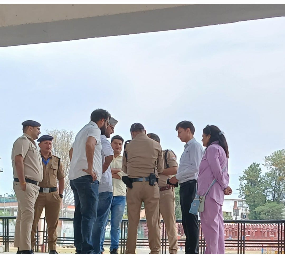 ऋषिकेश चुनावी रैली में प्रधानमंत्री से मिलने जा रहे मूल निवास भू कानून संघर्ष समन्वय समिति के संयोजक मोहित डिमरी को पुलिस ने हिरासत में लिया