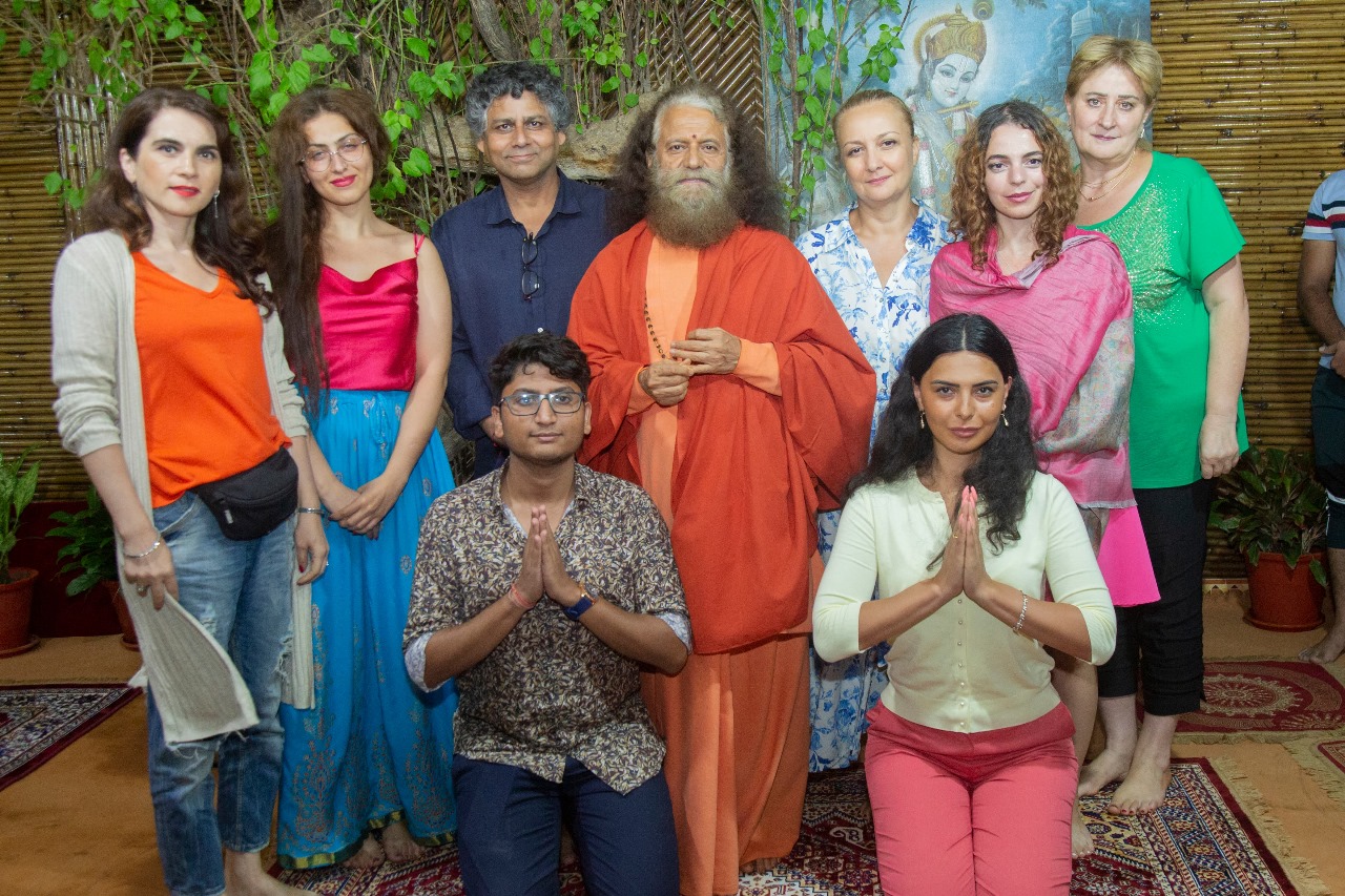 हिंदी दिवस -: हिंदी भाषा ही नहीं भारतीयों के हृदय की धड़कन है