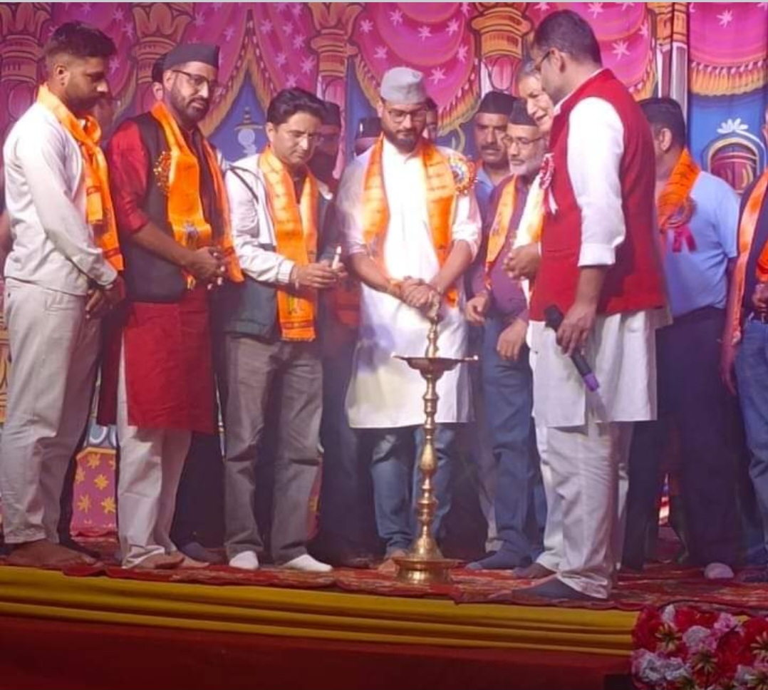 मोहित डिमरी ने पूर्व मुख्यमंत्री हरीश रावत के हाथों सम्मान नहीं लिया