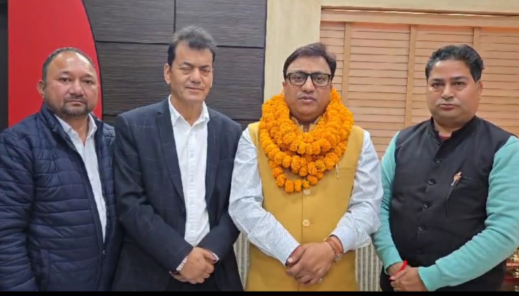 द्वारीखाल ब्लॉक के निवर्तमान ब्लॉक प्रमुख महेंद्र सिंह राणा उत्तराखण्ड प्रदेश ब्लाॅक प्रशासक संगठन के निर्विरोध अध्यक्ष बने