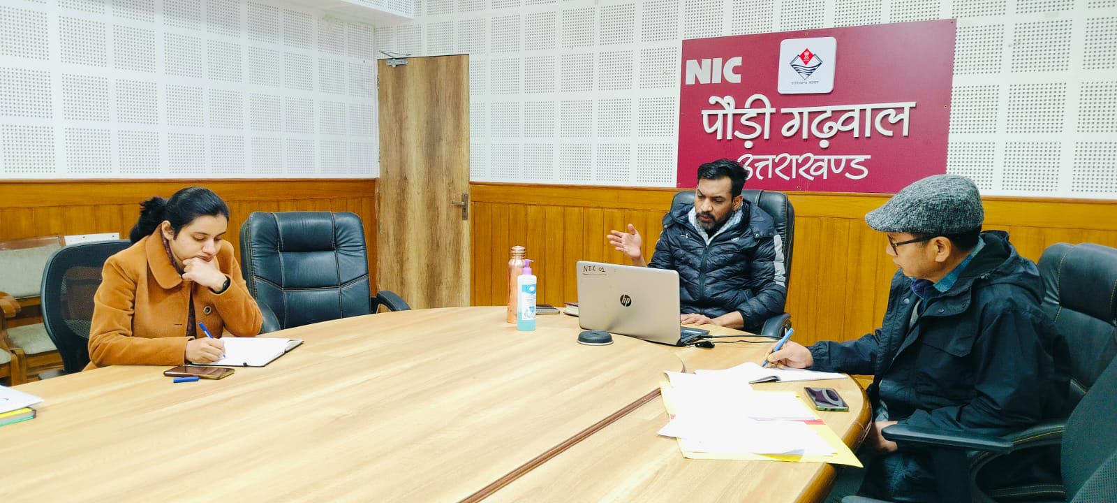 डीएम ने दिए निर्देश-: प्रयोजन के अनुसार उपयोग न हुआ तो भूमि होगी जब्त। भू कानूनों का सख्ती के साथ हो पालन