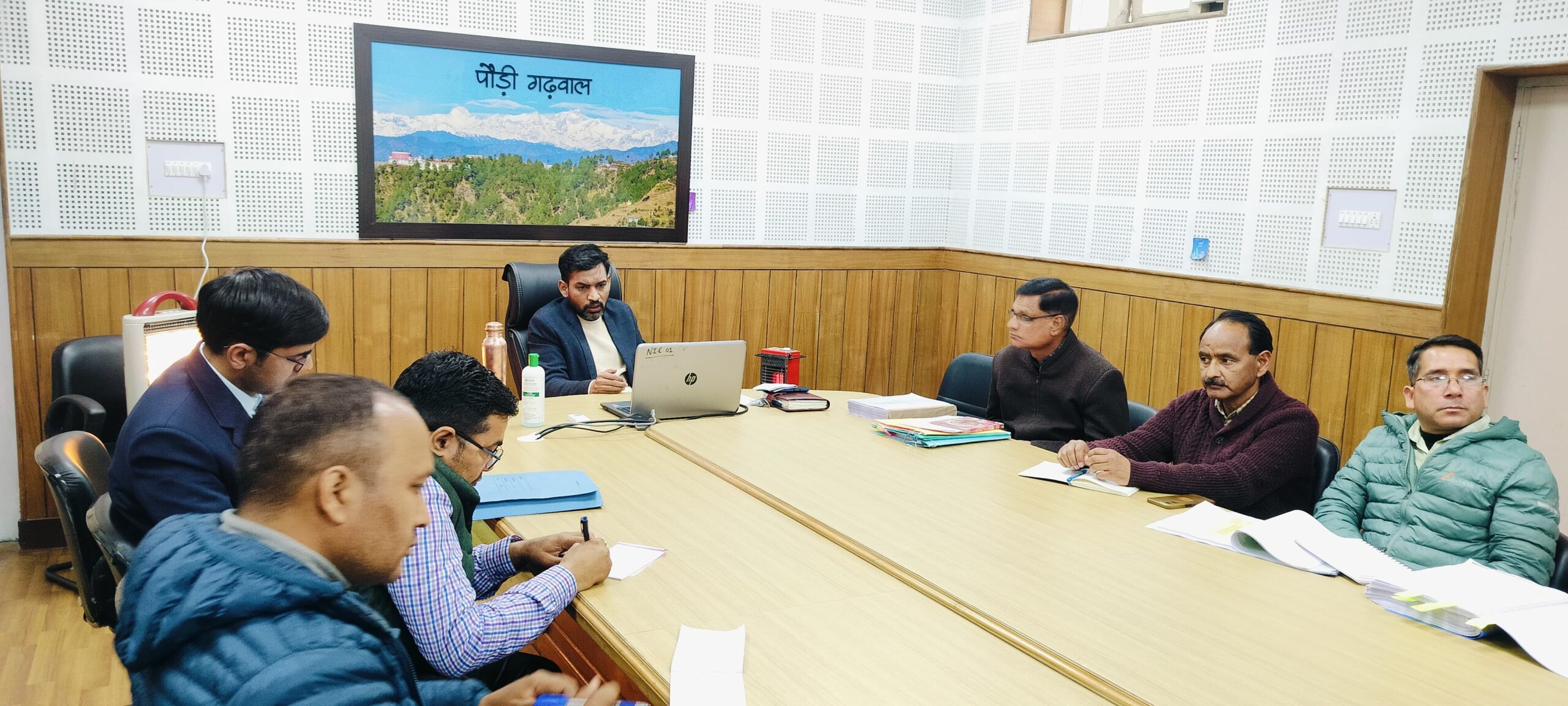 पार्किंग सहित भविष्य की सम्भावित चुनौतियों को ध्यान में रखते हुए नीलकंठ क्षेत्र के लिए मास्टर प्लान तैयार करने के डीएम ने दिए निर्देश