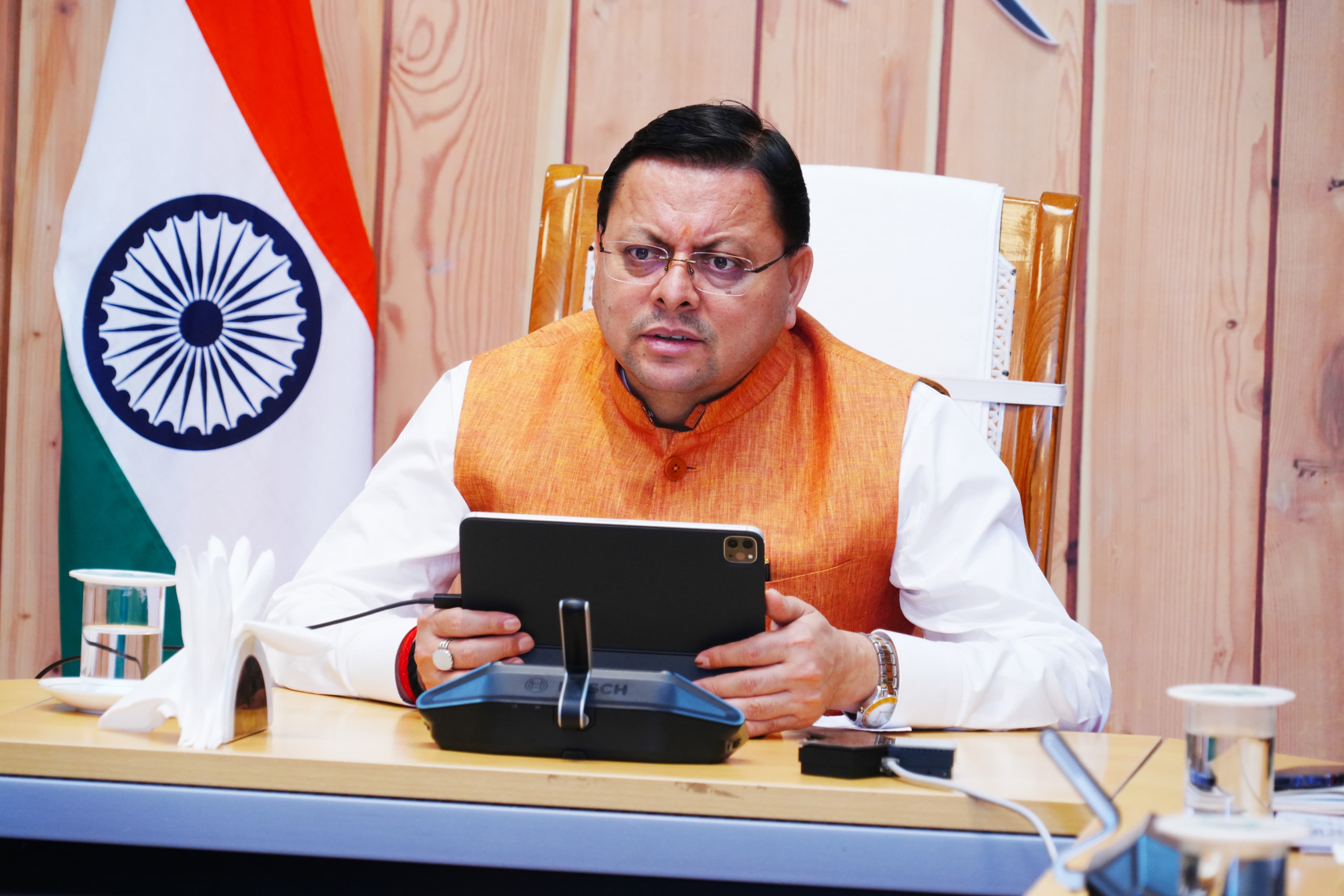 विभिन्न विभागों के वर्दीधारी पदों पर सीधी भर्ती के लिए एकीकृत भर्ती नियमावलियां लागू*  *मुख्यमंत्री श्री पुष्कर सिंह धामी ने राज्य के युवाओं के हित में एकीकृत भर्ती की व्यवस्था बनाने के दिए थे निर्देश*