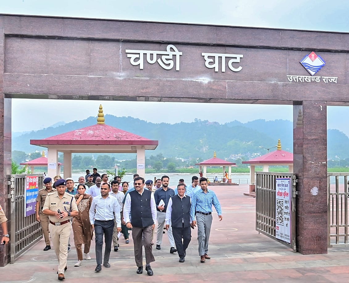 2027 कुंभ मेले को दिव्य एवं भव्य ढंग से आयोजित करने के लिए किए जाने वाले निर्माण कार्यों का मुख्य सचिव आनंद वर्धन ने आज कुंभ मेल क्षेत्र का स्थलीय निरीक्षण किया।*