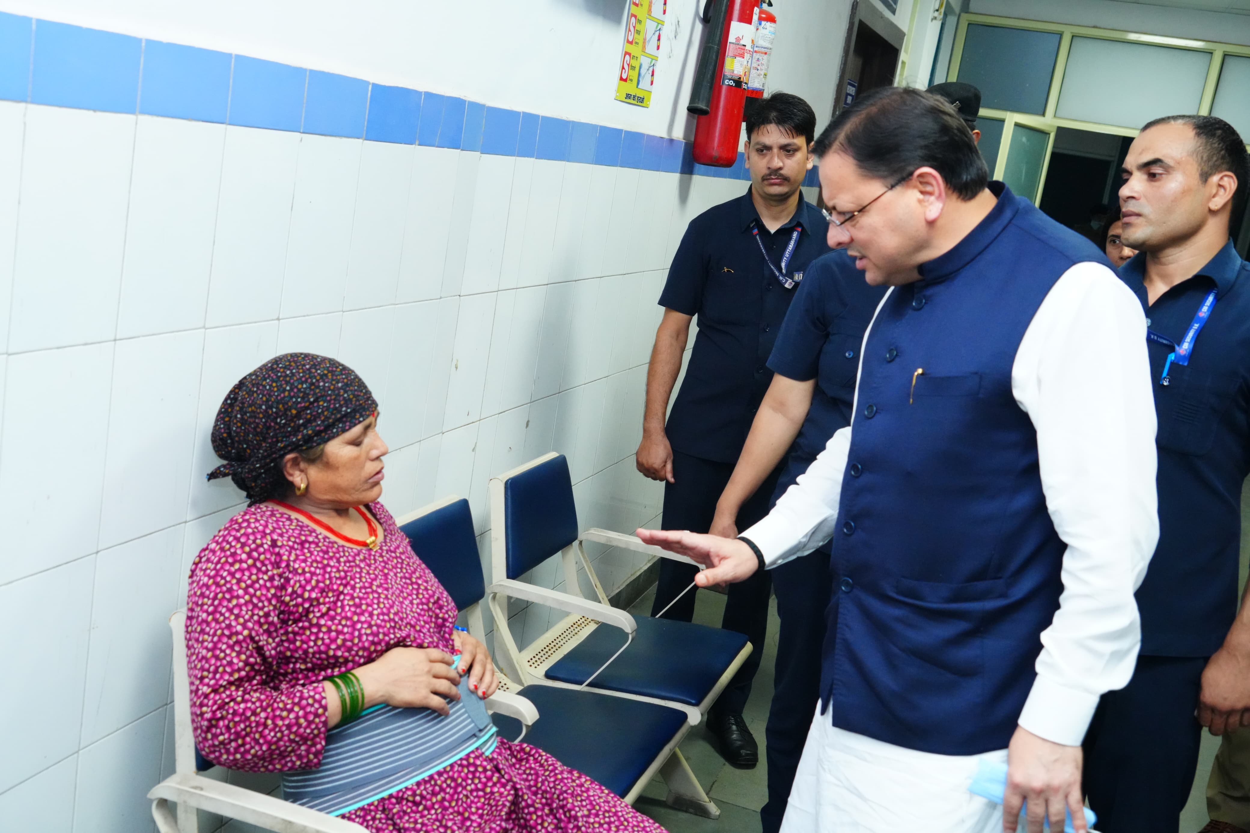 *मुख्यमंत्री श्री पुष्कर सिंह धामी द्वारा दून अस्पताल का निरीक्षण, मरीजों से सीधे संवाद कर जानी उनकी स्वास्थ्य सेवाओं की स्थिति*