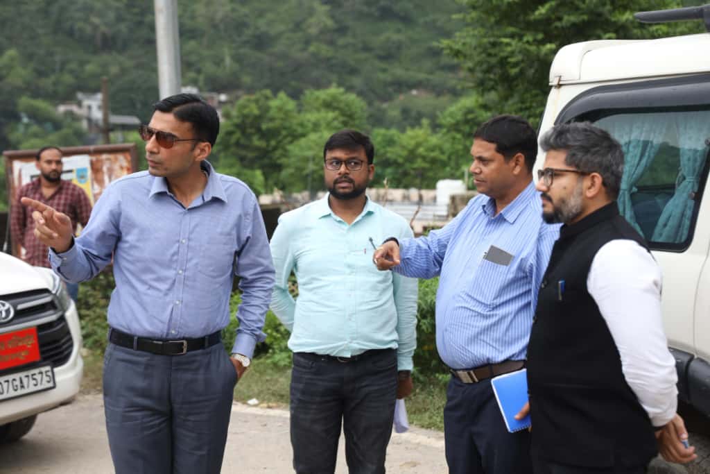 जनमानस की सुरक्षा सर्वाेपरि; सीएम के निर्देशानुसार डीएम, एसएसपी ने मसूरी सड़क व वैली ब्रिज के सेफ्टी ऑडिट के उपरांत ही संचालित कराया देहरादून मसूरी आवागमन*