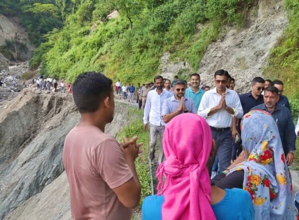 खेत, खलियान, निजी भवन, का अधिकाधिक मुआवजा बट जाए आज रात तक: डीएम