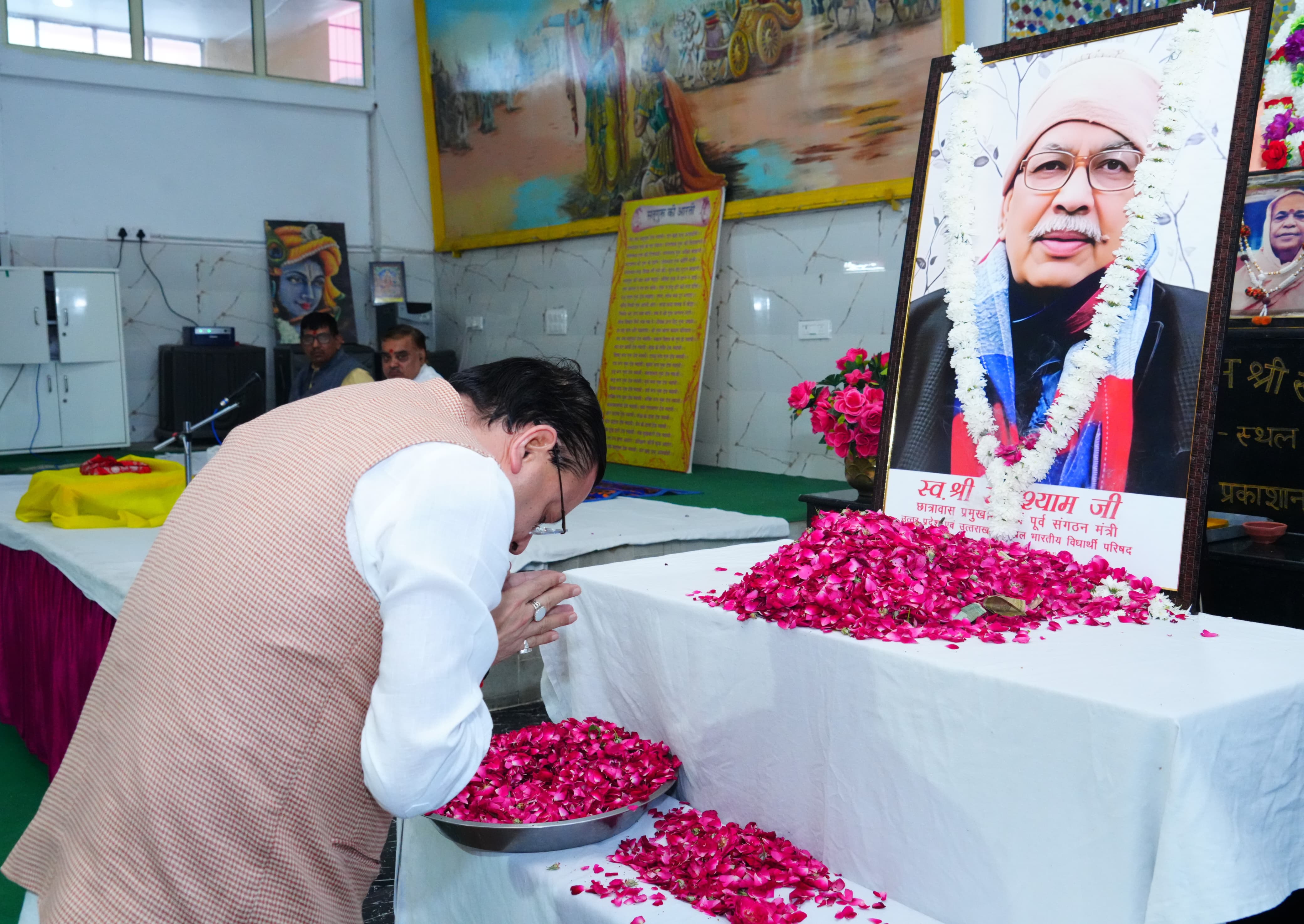 *मुख्यमंत्री श्री पुष्कर सिंह धामी ने आरएसएस के वरिष्ठ प्रचारक श्री राधेश्याम जी को दी श्रद्धांजलि*