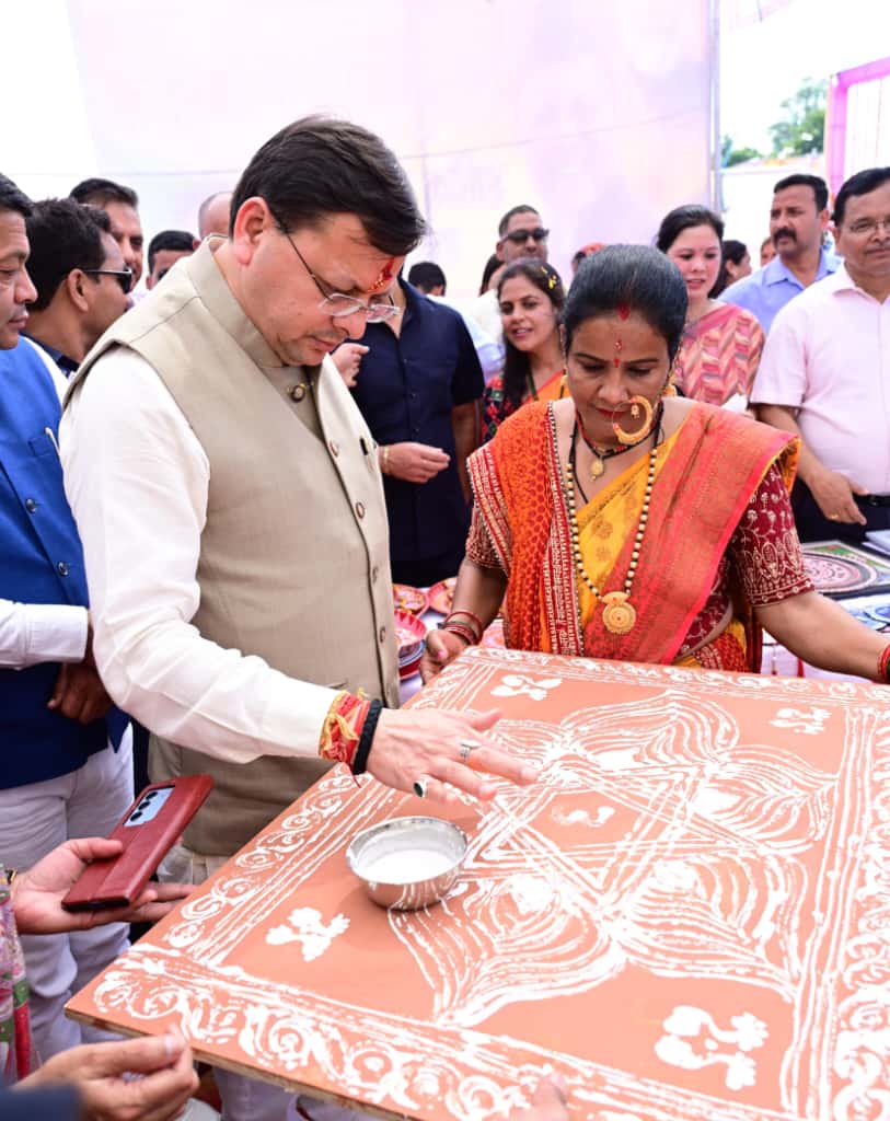 मुख्यमंत्री श्री पुष्कर सिंह धामी ने ‘सशक्त बहना उत्सव’ में महिलाओं को किया प्रोत्साहित: कहा, “महिलाएँ बनें आत्मनिर्भर उत्तराखण्ड की अग्रदूत”*