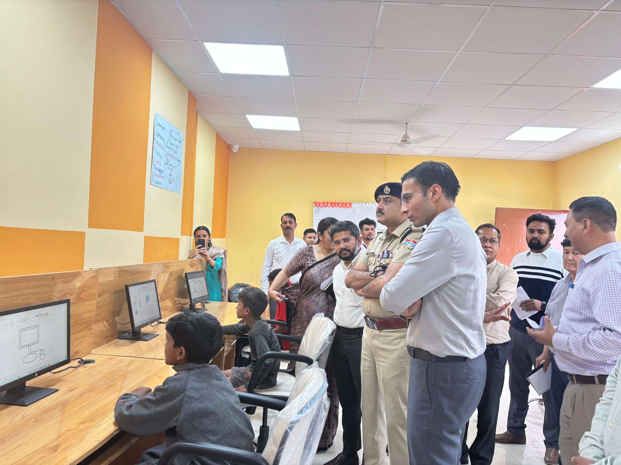 जिला प्रशासन का विजन; ‘‘शिक्षा से जीवन उत्थान‘‘ से संवर रहा घुमतु बच्चों का जीवन; शिक्षा की मुख्यधारा में जुड़ने लगा बचपन