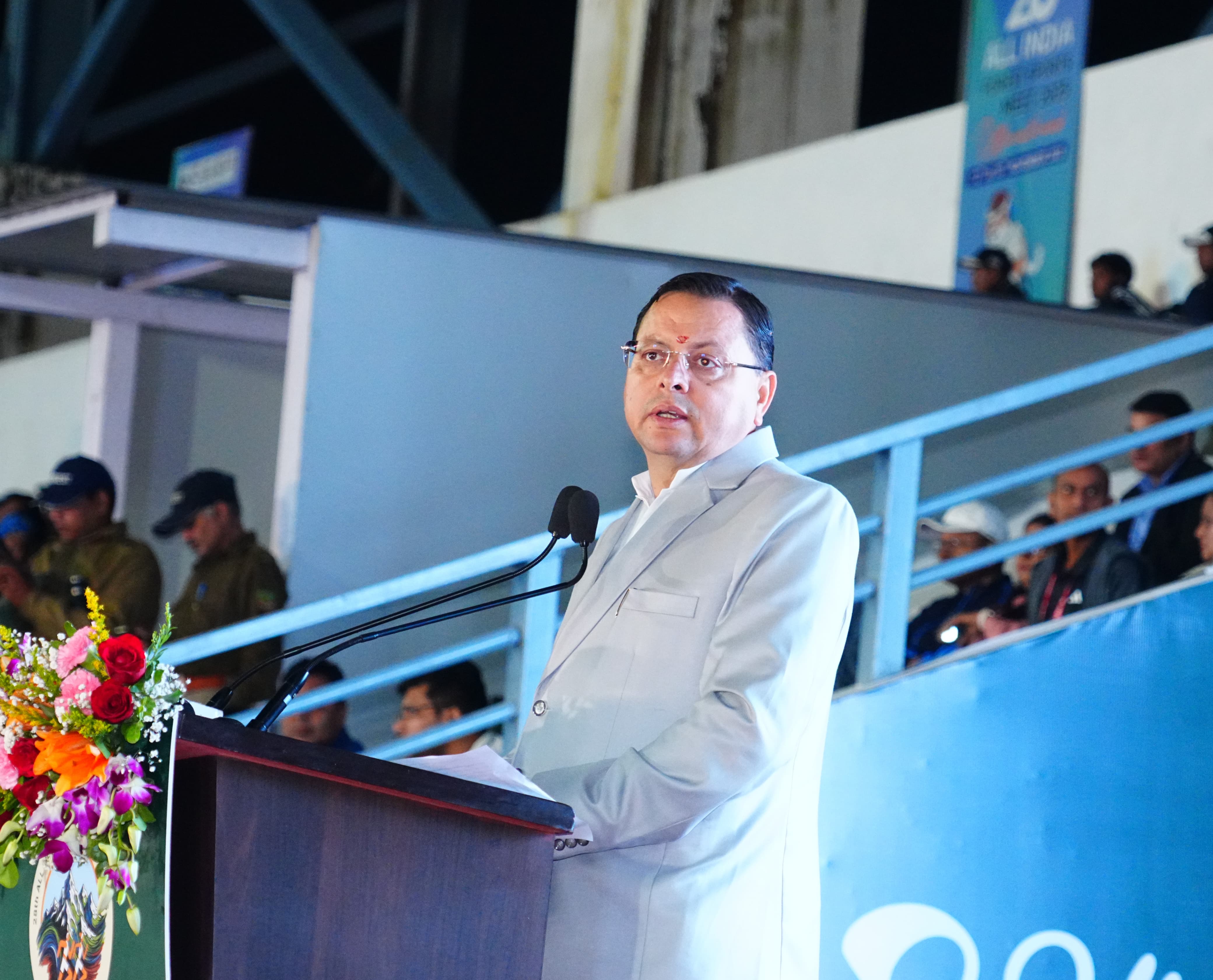 *मुख्यमंत्री ने प्रदान की विभिन्न विकास योजनाओं के लिए  81.52 करोड की वित्तीय स्वीकृति*   मुख्यमंत्री श्री पुष्कर सिंह धामी द्वारा मिसिंग लिंक फंडिंग कार्यक्रम के अन्तर्गत जनपद चमोली के गोपीनाथ मंदिर मार्ग का स्थानीय शैली के माध्यम से निर्माण किये जाने हेतु ₹ 9.79 करोड़, पंचम राज्य वित्त आयोग में पूंजीगत परिसम्पत्तियों के सृजन मद से नगर पंचायत, गूलरभोज क्षेत्रान्तर्गत मछली बाजार में दुकानों के निर्माण हेतु ₹ 54.37 लाख, स्वच्छ भारत मिशन-शहरी 2.0 के अन्तर्गत नगर निगम, कोटद्वार स्थित लीगेसी वेस्ट के निस्तारण हेतु भारत सरकार द्वारा स्वीकृत लागत ₹ 92.40 लाख के सापेक्ष केन्द्रांश के रूप में 40 प्रतिशत धनराशि ₹ 33.26 लाख स्वीकृत किये जाने का अनुमोदन प्रदान किया गया है।   मुख्यमंत्री द्वारा राज्य योजनान्तर्गत जनपद चमोली के विधानसभा क्षेत्र बद्रीनाथ में जवाग्वाड के पास धौली नदी पर 120 मी० स्पान पैदल झूला पुल के निर्माण कार्य हेतु ₹ 9.98 करोड, जनपद टिहरी गढ़वाल के विधानसभा क्षेत्र धनोल्टी के अन्तर्गत थत्यूड-मराड मोटर मार्ग हेतु ₹ 3.34 करोड़, जनपद अल्मोड़ा के विधानसभा क्षेत्र सल्ट के अन्तर्गत तल्ली चम्याड़ी से रणतखाल मोटर गार्ग के अवशेष के निर्माण कार्य हेतु ₹ 5.64 करोड की धनराशि स्वीकृत किये जाने का अनुमोदन प्रदान किया गया है।    मुख्यमंत्री द्वारा पुलिस लाईन रेसकोर्स देहरादून में टाईप द्वितीय (ब्लॉक-बी) के 120 आवासों के निर्माण हेतु  ₹ 50.79 करोड, क्षेत्रीय सम्पर्क योजना के अन्तर्गत जनपद नैनीताल के विकासखण्ड भीमताल के नौकुचियाताल (सिलोटीपन्त) के हैलीपैड में ऑफिस के निर्माण एवं यात्री विश्राम स्थल का निर्माण कार्य तथा हैलीपैड स्थल की सतह पर पैन्टिंग कार्य हेतु     ₹ 24.68 लाख के साथ ही राजकीय मुद्रणालय, रुड़की के प्रयोगार्थ कलर्ड मल्टीफंग्शन मुद्रण मशीन, डिजीटल मुद्रण मशीन तथा डाक्यूमेंट डुप्लीकेटर मुद्रण मशीन क्रय किये जाने हेतु ₹ 85.69 लाख की धनराशि स्वीकृत किये जाने का अनुमोदन प्रदान किया गया है।