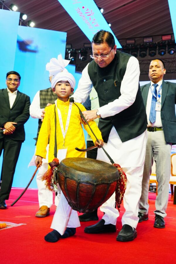 आदि गौरव महोत्सव में पहुंचे मुख्यमंत्री धामी, भगवान बिरसा मुंडा को दी श्रद्धांजलि*