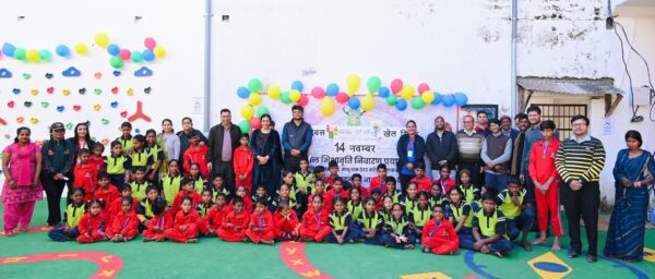 जिला प्रशासन का विजन होता दिख रहा सफल; मुख्यधारा से जुड़ने लगा सड़क पर बिखरा मायूस बचपन; खेल स्पर्धा से शिक्षा की ओर;