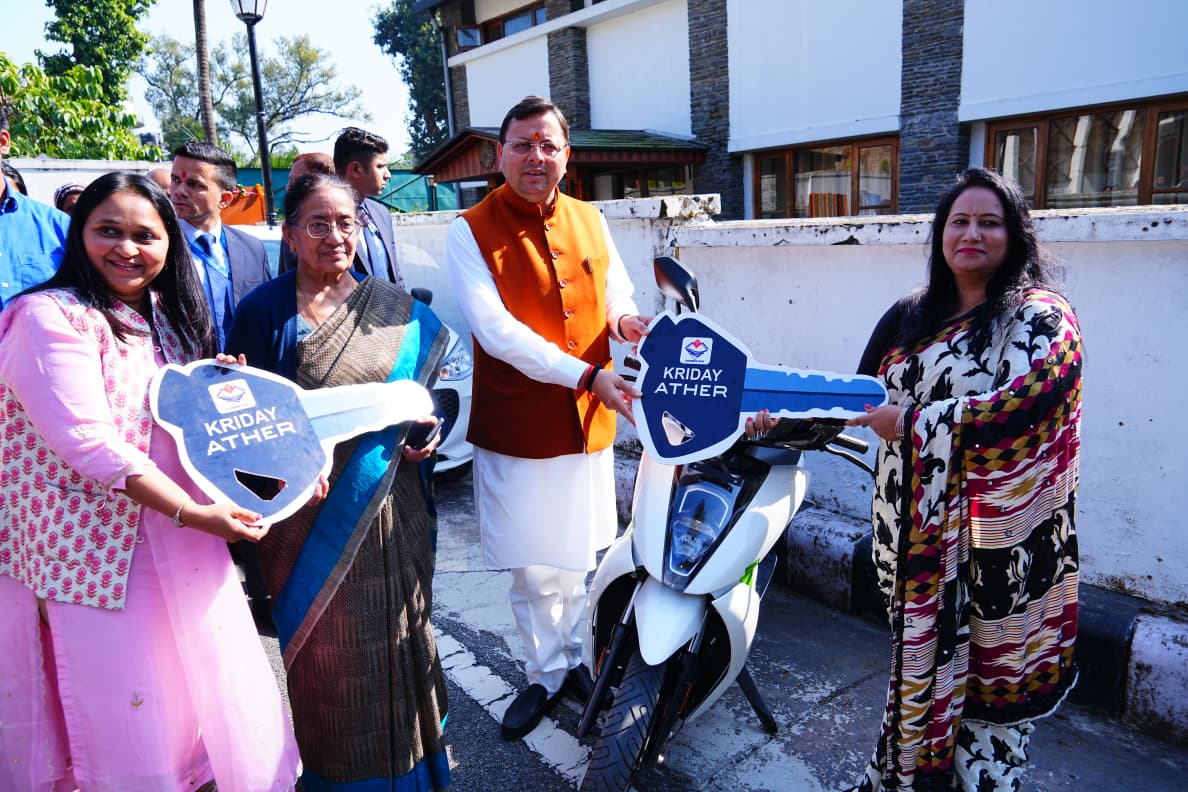 मुख्यमंत्री पुष्कर सिंह धामी ने किया ’’बिल लाओ-इनाम पाओ’’ योजना के विजेताओं को पुरस्कृत