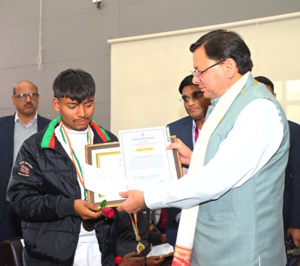 मुख्यमंत्री ने विश्व दिव्यांग दिवस पर हल्द्वानी में राज्य स्तरीय दक्षता पुरस्कार समारोह, दिव्यांगजनों को किया सम्मानित*