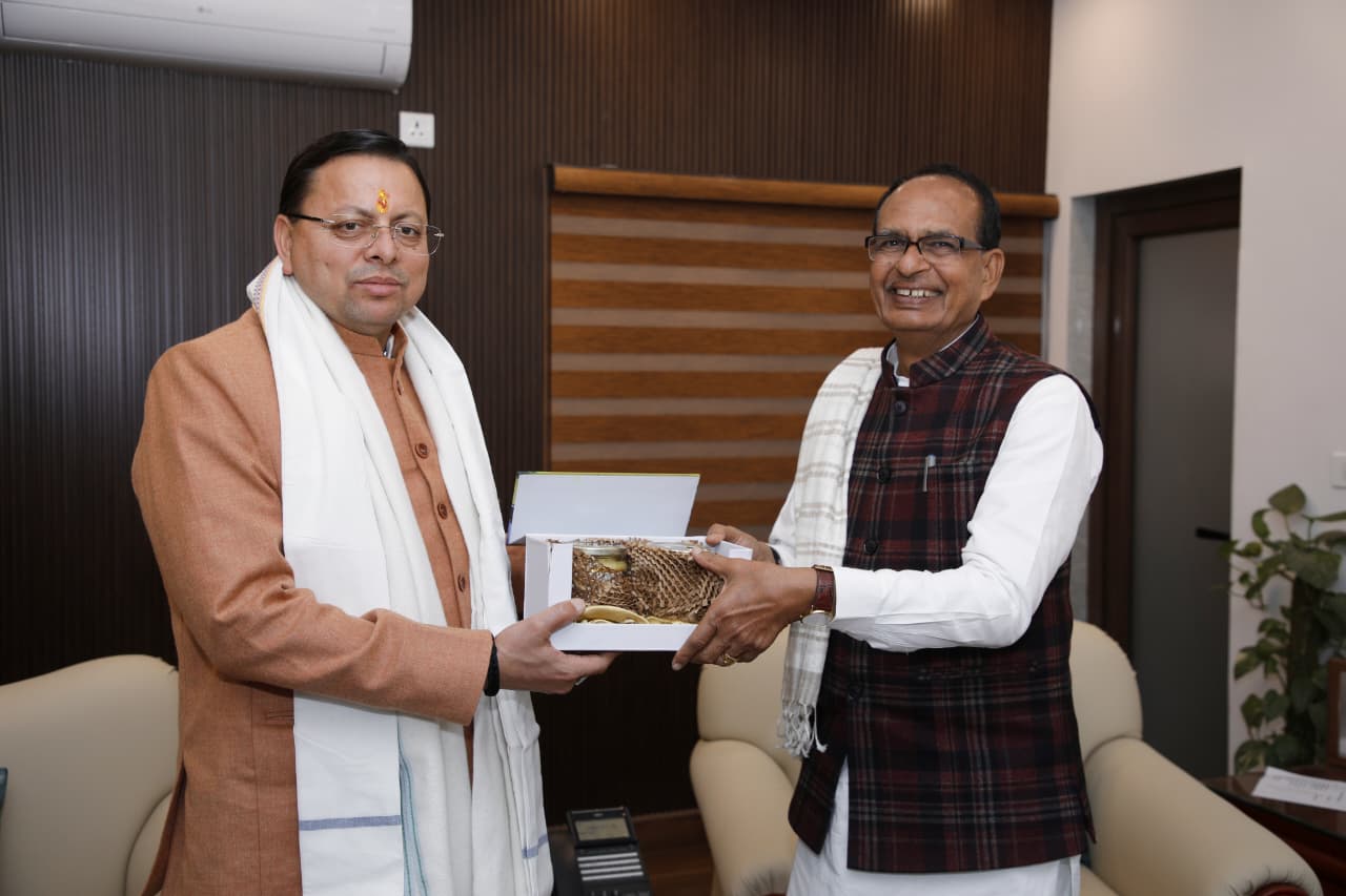 उत्तराखण्ड की 184 ग्रामीण सड़कों के निर्माण के लिए ग्रामीण विकास मंत्रालय भारत सरकार ने मंजूर की रू. 1700 करोड़ रुपये की धनराशि*  *सीएम धामी के प्रयासों से मिली स्वीकृति*