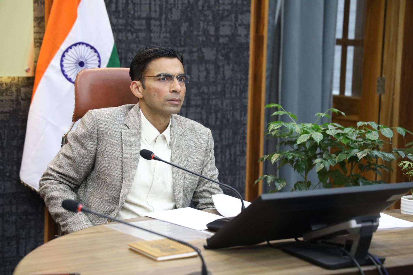 राजमार्गों पर सार्वजनिक स्थानों पर फैले कूड़े-कचरे पर जिलाधिकारी की सख्तीः सम्बन्धित अधिकारियों को बीएनएसएस धारा 152 (पूर्व धारा सीआरपीसी 133) के तहत आपराधिक नोटिस जारी*