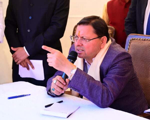 ताड़ीखेत की न्याय पंचायत जैनोली में आयोजित हुआ बहुउद्देशीय शिविर* *मुख्यमंत्री ने मुख्यसेवक के स्टाल पर बैठकर सुनी जनसमस्याएं, दिए त्वरित समाधान के निर्देश*