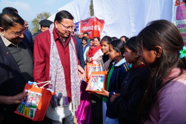 मुख्यमंत्री ने ‘जन-जन की सरकार, जन-जन के द्वार‘ अभियान के तहत खैरीमान सिंह में आयोजित शिविर का किया निरीक्षण*