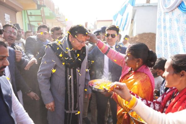 *मुख्यमंत्री ने थौलधार में प्रथम खेलकूद एवं सांस्कृतिक महोत्सव में किया प्रतिभाग*  *लोक संस्कृति के संरक्षण से मजबूत होगी देवभूमि की पहचान : मुख्यमंत्री*