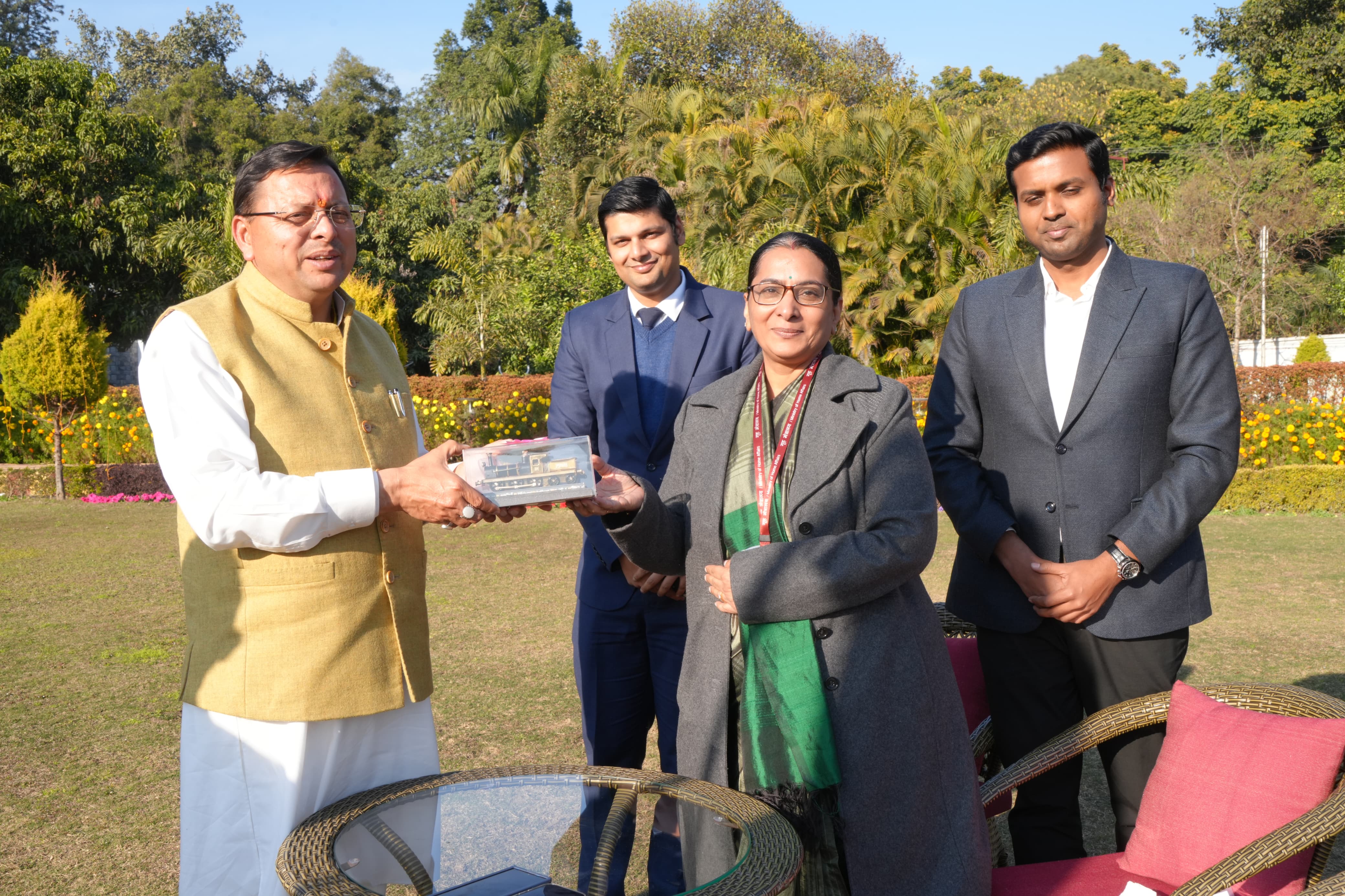 मुख्यमंत्री पुष्कर सिंह धामी के नेतृत्व में उत्तराखंड में रेल अवसंरचना को नई गति, पूर्ण व प्रगतिरत परियोजनाओं की समीक्षा*
