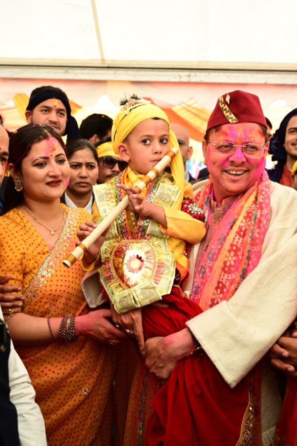 मुख्यमंत्री आवास में पारंपरिक उल्लास के साथआयोजित हुआ होली मिलन समारोह*