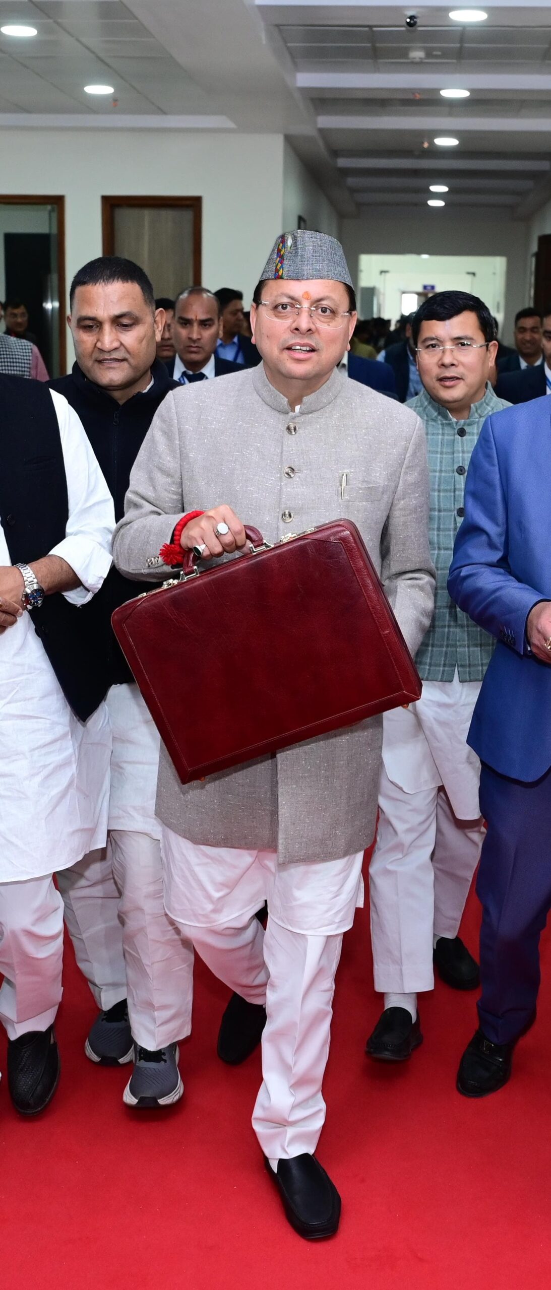 उत्तराखंड में वित्तीय अनुशासन और विकास के संतुलन को मजबूत करते हुए मुख्यमंत्री पुष्कर सिंह धामी ने वर्ष 2026–27 का बजट प्रस्तुत किया।