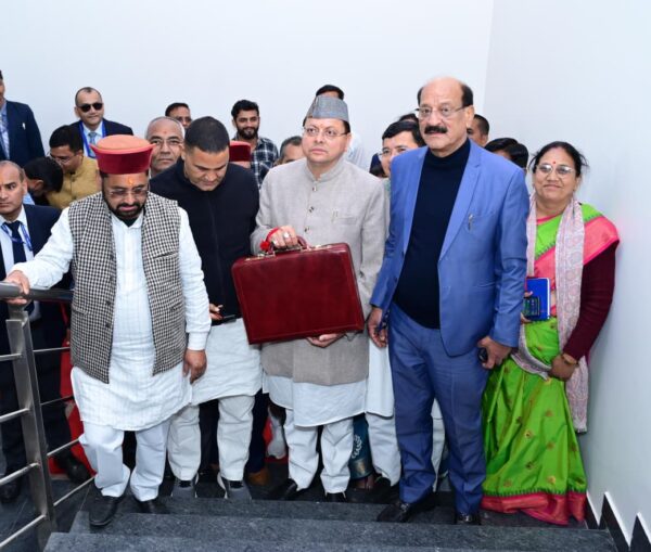 आठ मूल मंत्रों से सरकार ने साधा संतुलन*  *राज्य सरकार के बजट में संतुलन के एक-एक अक्षर के गहरे अर्थ*  *सीएम ने विकास व प्रगति की सोच को अनूठे अंदाज में सामने रखा*