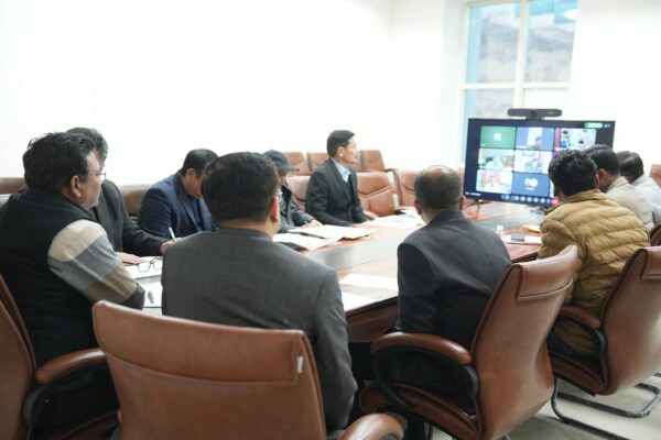 प्रदेश में घरेलू गैस सिलेंडर की कोई कमी नहीं, अफवाहों पर सख्त कार्रवाई के निर्देश*  *मुख्य सचिव आनंद बर्द्धन ने अधिकारियों के साथ की समीक्षा बैठक*