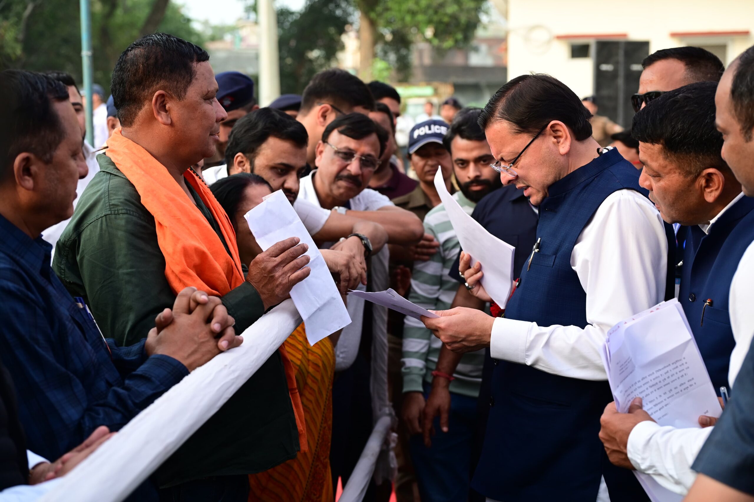 मुख्यमंत्री धामी ने ‘मुख्य सेवक संवाद’ में सुनी क्षेत्र की समस्याएं, दिए समाधान के निर्देश*