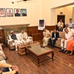 कुंभ मेला 2027 की तैयारियों की मुख्यमंत्री ने की समीक्षा*  *-कुंभ मेले के दिव्य-भव्य आयोजन के लिए सभी व्यवस्थाएं समयबद्ध पूरी करने के लिए अधिकारियों को दिए निर्देश*