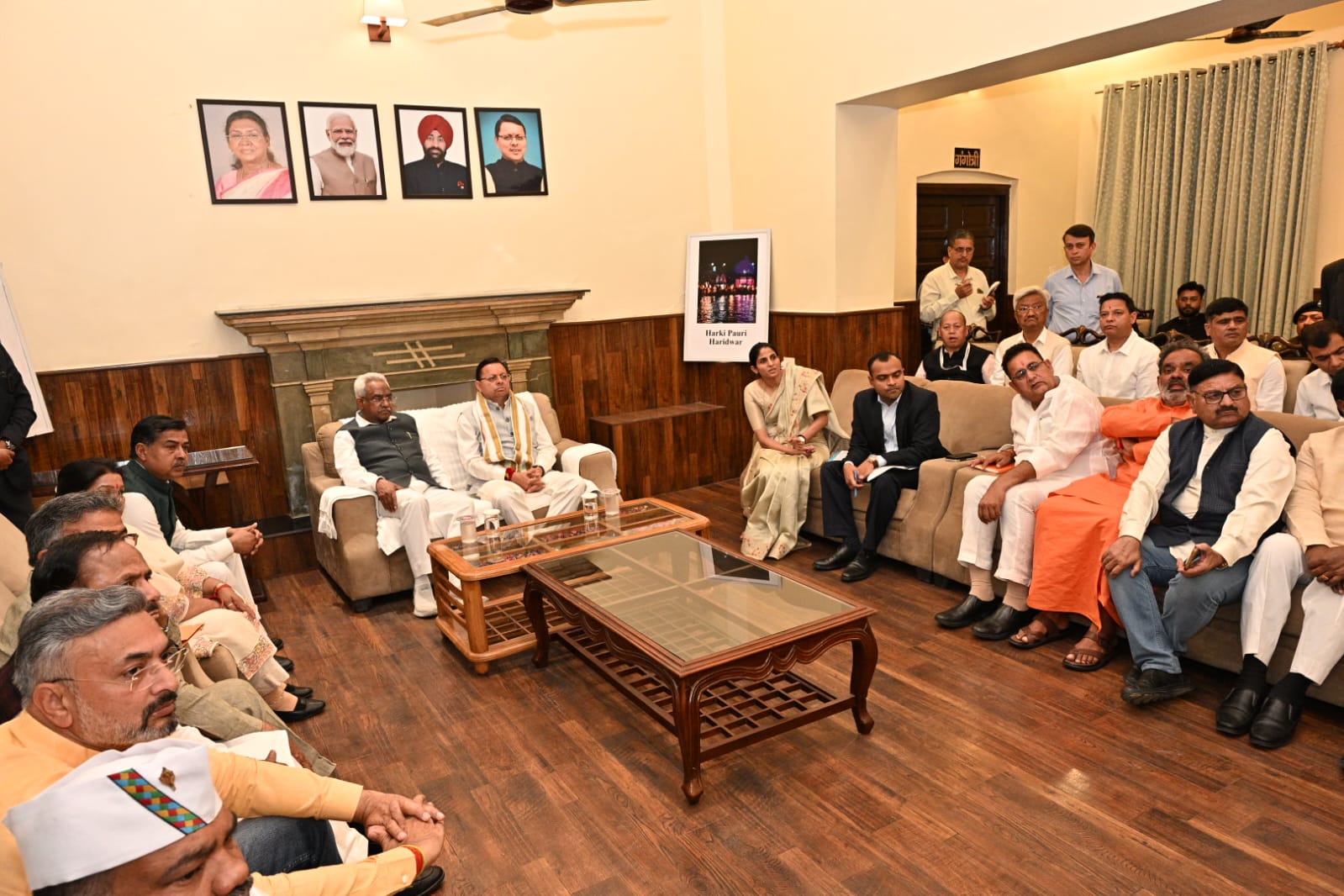 कुंभ मेला 2027 की तैयारियों की मुख्यमंत्री ने की समीक्षा*  *-कुंभ मेले के दिव्य-भव्य आयोजन के लिए सभी व्यवस्थाएं समयबद्ध पूरी करने के लिए अधिकारियों को दिए निर्देश*