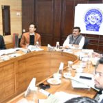 निर्माणाधीन परियोजनाओं को समय पर पूरा करें विभाग ताकि निर्माण कार्यों में लागत न बढ़े-मुख्य सचिव*