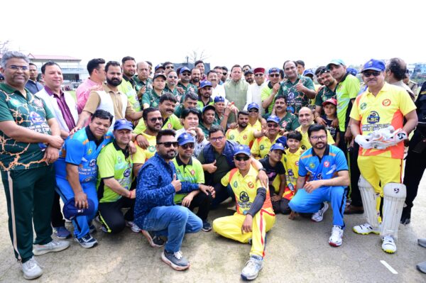 मुख्यमंत्री श्री पुष्कर सिंह धामी ने बुधवार को महाराणा प्रताप स्पोर्ट्स कॉलेज, देहरादून में उत्तरांचल प्रेस क्लब द्वारा आयोजित मंजुल सिंह मांजिला स्मृति अंतर क्रिकेट टूर्नामेंट का विधिवत शुभारंभ किया।