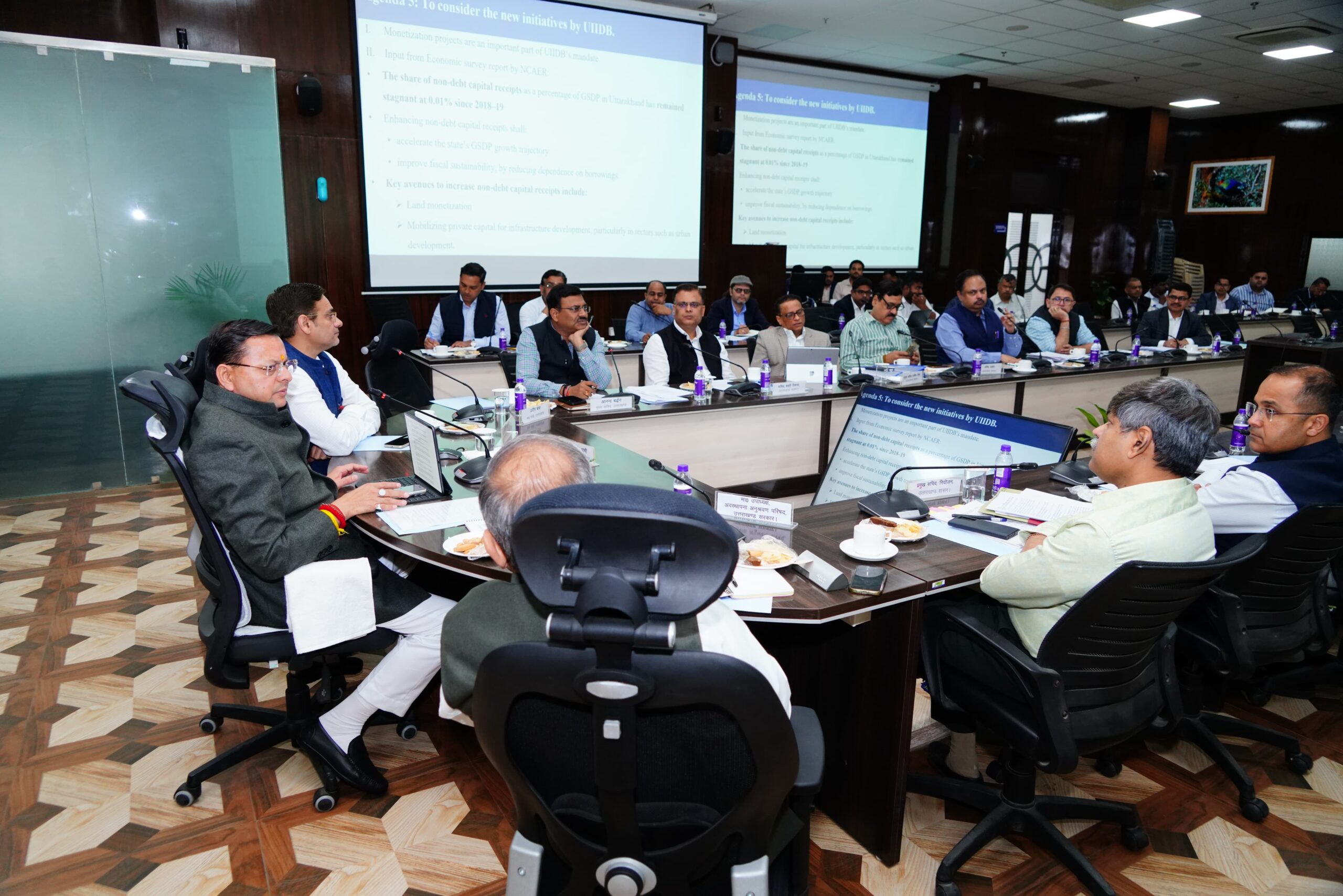 मुख्यमंत्री ने की राज्य की महत्त्वपूर्ण अवसंरचनात्मक परियोजनाओं की प्रगति की समीक्षा*