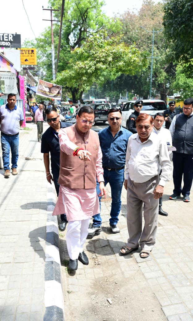 जन शिकायत की पड़ताल करने मौके पर पहुंचे सीएम, वीडियो कॉल के जरिए अधिकारियों को दिखाई स्थिति*