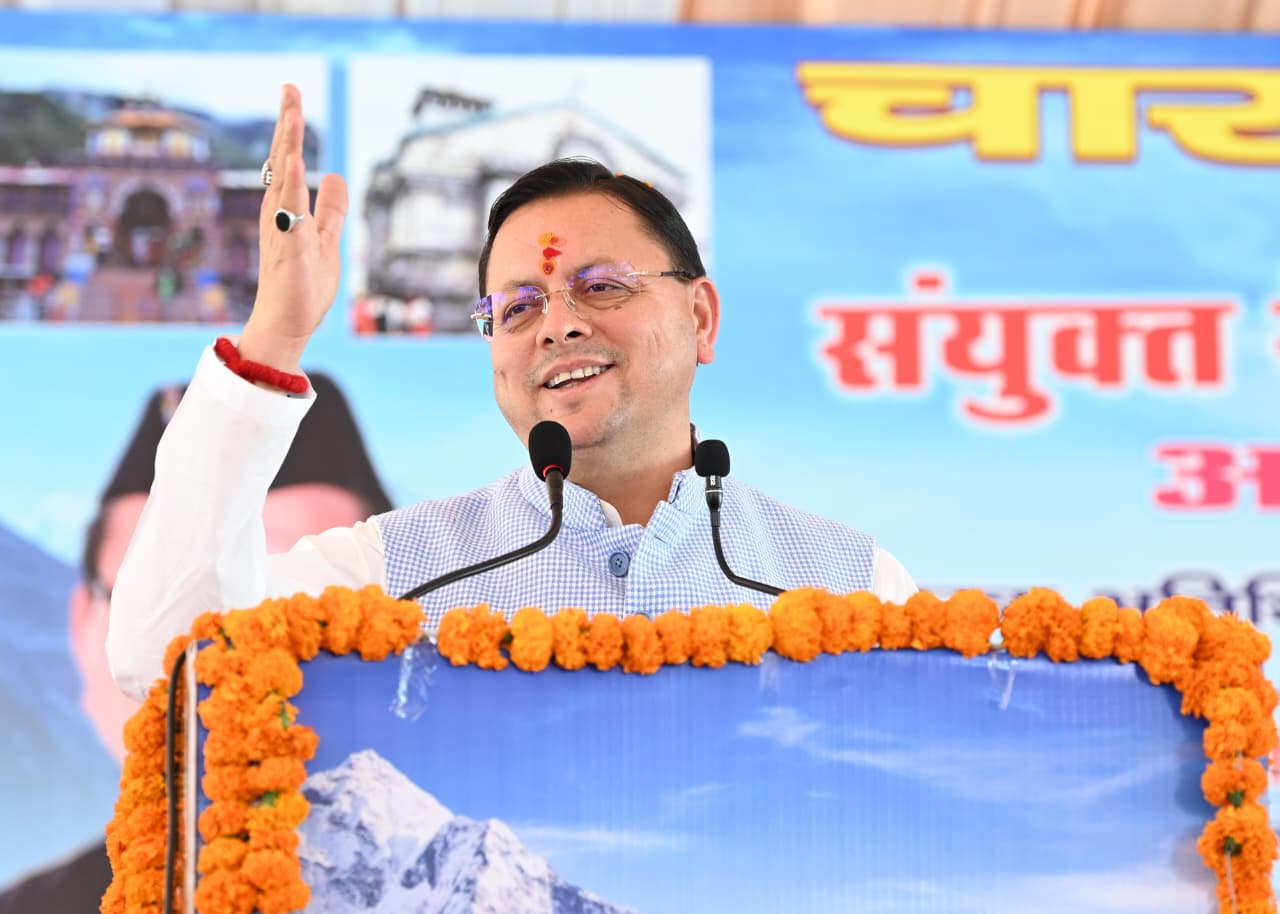 मुख्यमंत्री ने ऋषिकेश से चार धाम जाने वाली बसों को हरी झंडी दिखाकर किया रवाना*  *निशुल्क स्वास्थ्य शिविर का भी किया स्थलीय निरीक्षण*