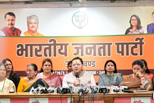 नारी शक्ति वंदन अधिनियम पर सीएम धामी का विपक्ष पर तीखा प्रहार — “महिलाओं के अधिकारों में बाधा डालने वालों को मातृशक्ति देगी करारा जवाब”*