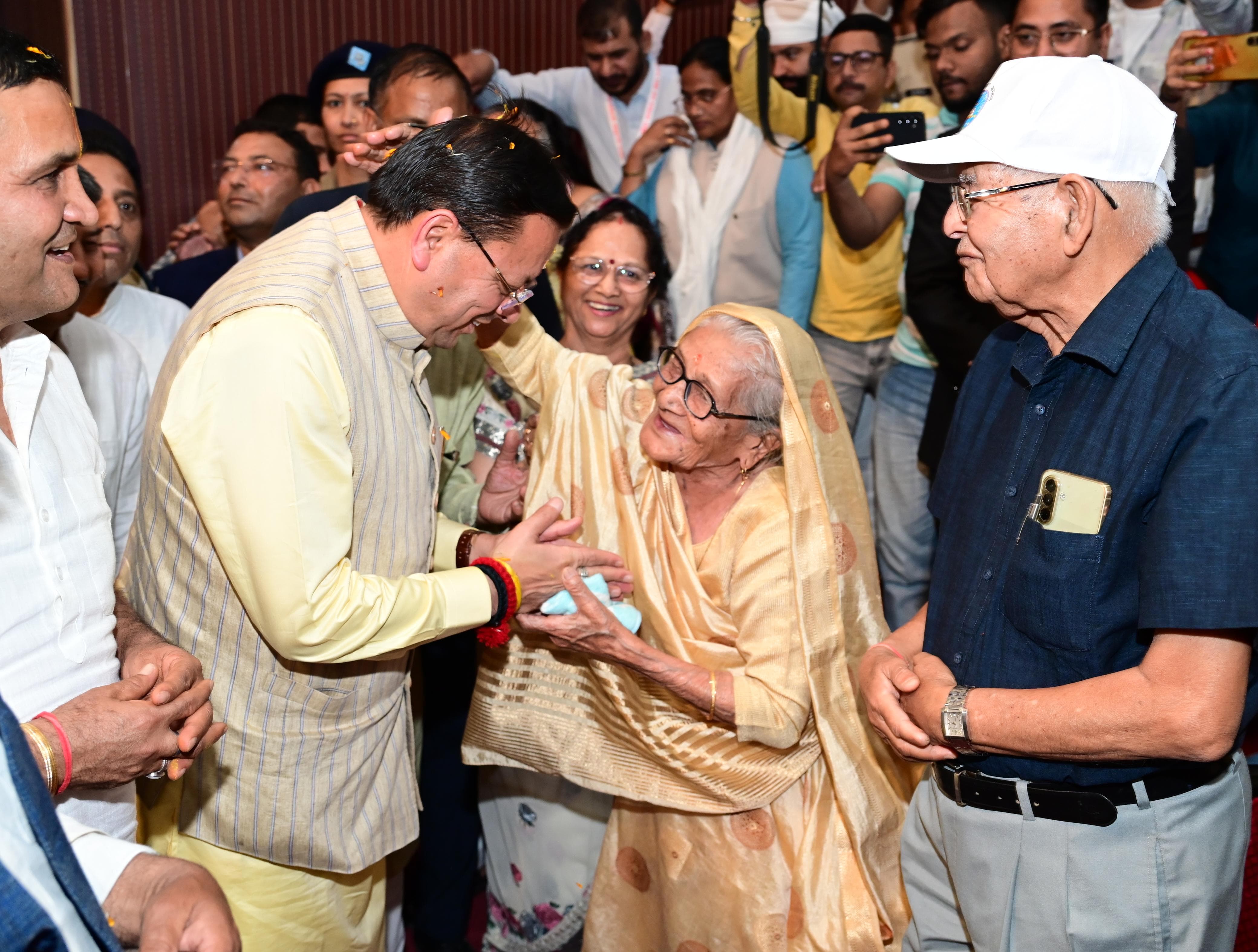 मुख्यमंत्री ने हल्द्वानी में वरिष्ठ नागरिक सम्मान एवं खेल समारोह में किया प्रतिभाग*