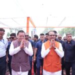 खेत बचाओ अभियान’ का शुभारंभ, केंद्रीय कृषि मंत्री एवं मुख्यमंत्री का भव्य स्वागत*  *₹369.66 करोड़ की विकास योजनाओं का लोकार्पण एवं शिलान्यास, किसानों के लिए कई महत्वपूर्ण घोषणाएं*