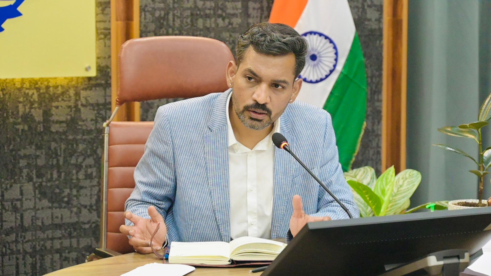 छात्र-छात्राओं की सुरक्षा को दृष्टिगत रखते हुए जिलाधिकारी, देहरादून, डॉ आशीष चौहान ने दिए छुट्टी के आदेश, जानिए ये खबर