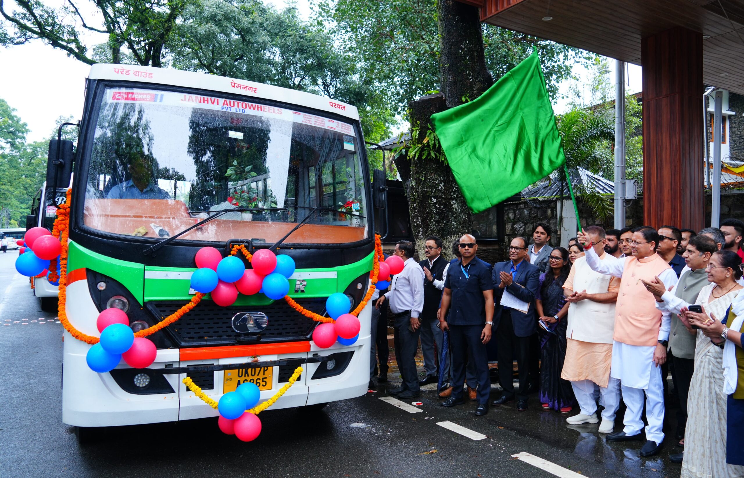 स्वच्छ, आधुनिक एवं पर्यावरण-अनुकूल परिवहन व्यवस्था के निर्माण के लिए सरकार प्रतिबद्ध : मुख्यमंत्री*