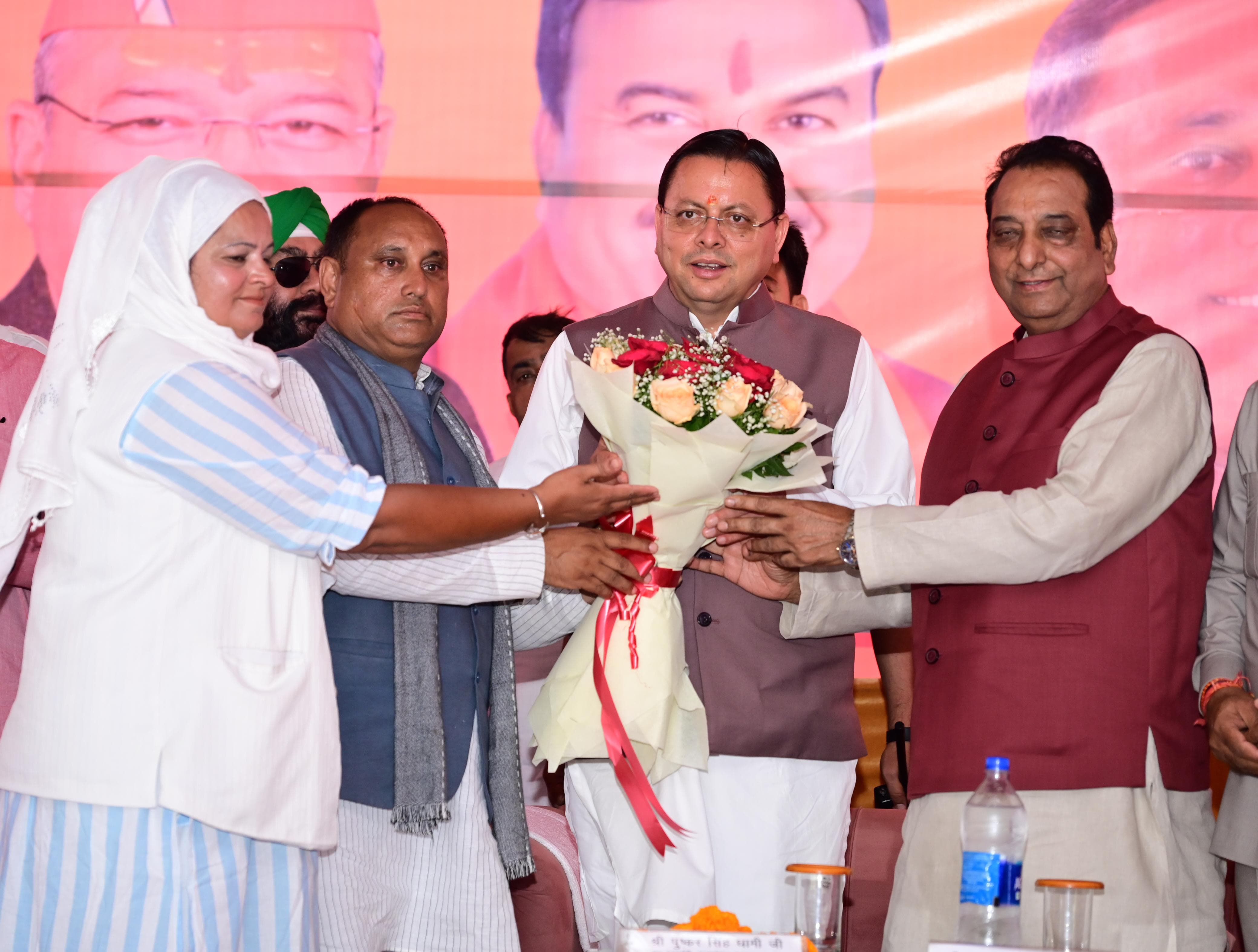 अल्पसंख्यक समाज के उत्थान के लिए सरकार पूरी तरह प्रतिबद्ध, योजनाओं का लाभ बिना किसी भेदभाव के अंतिम व्यक्ति तक पहुंचेगा: मुख्यमंत्री धामी*